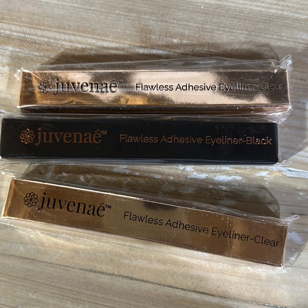 Juvenae lash adhesive glue.